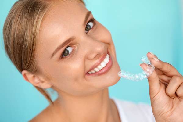 A Cosmetic Dentist Explains Benefits of Clear Aligners from Dragonfly Dental of Port Charlotte in Port Charlotte, FL